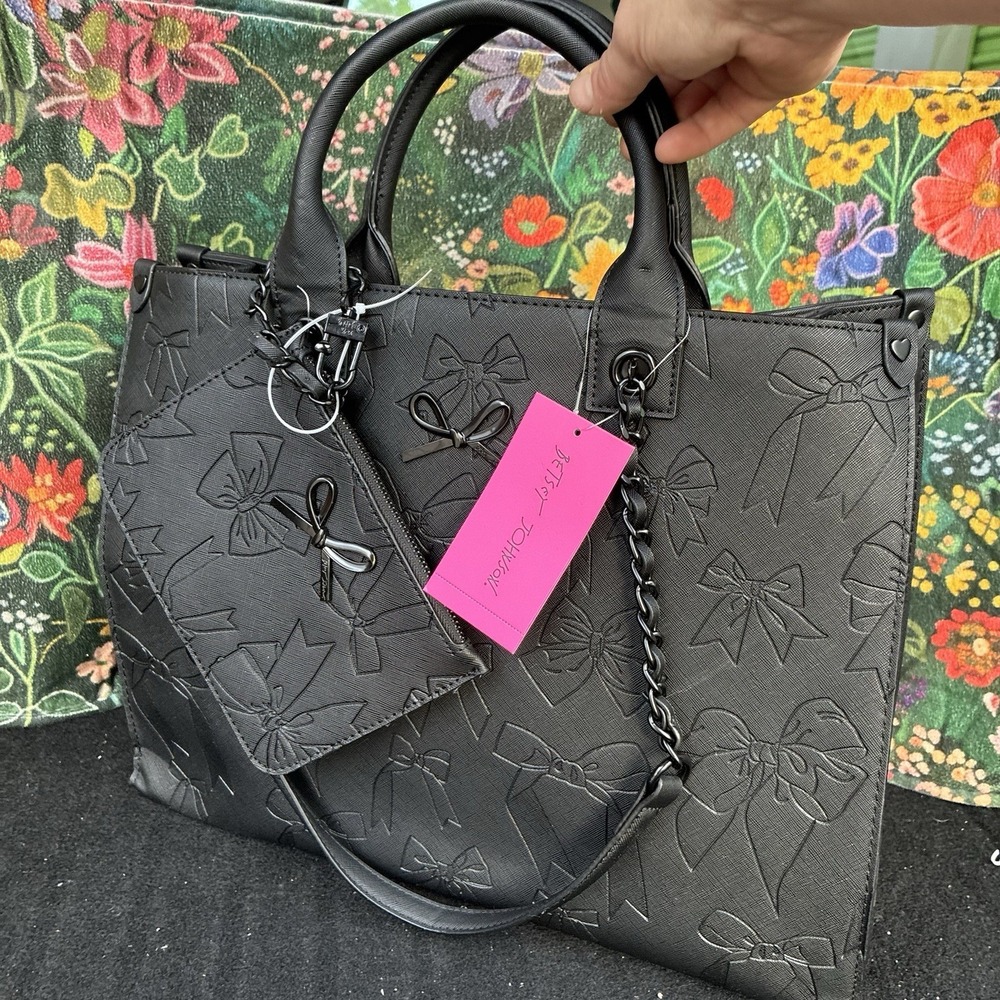 Betsey Johnson Large Bow Embossed XOKIARA2 Tote Bag Black Bows New